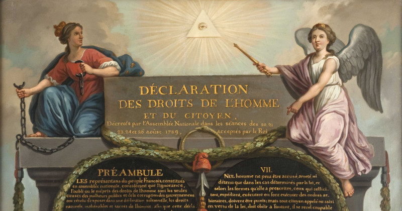 La Déclaration universelle des Droits de l'Homme et du citoyen de 1948 prévoit en son article 26.3 la liberté fondamentale des parents en matière d'éducation.