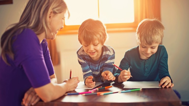 Est-il possible de faire l'école à la maison en cours d'année
